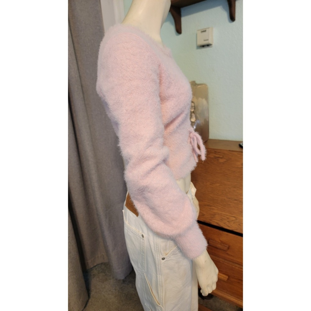 Almost Famous Fuzzy Knit Cropped Sweater Baby Pink Crew‎ Neck Long Sleeve Size S - Picture 3 of 7